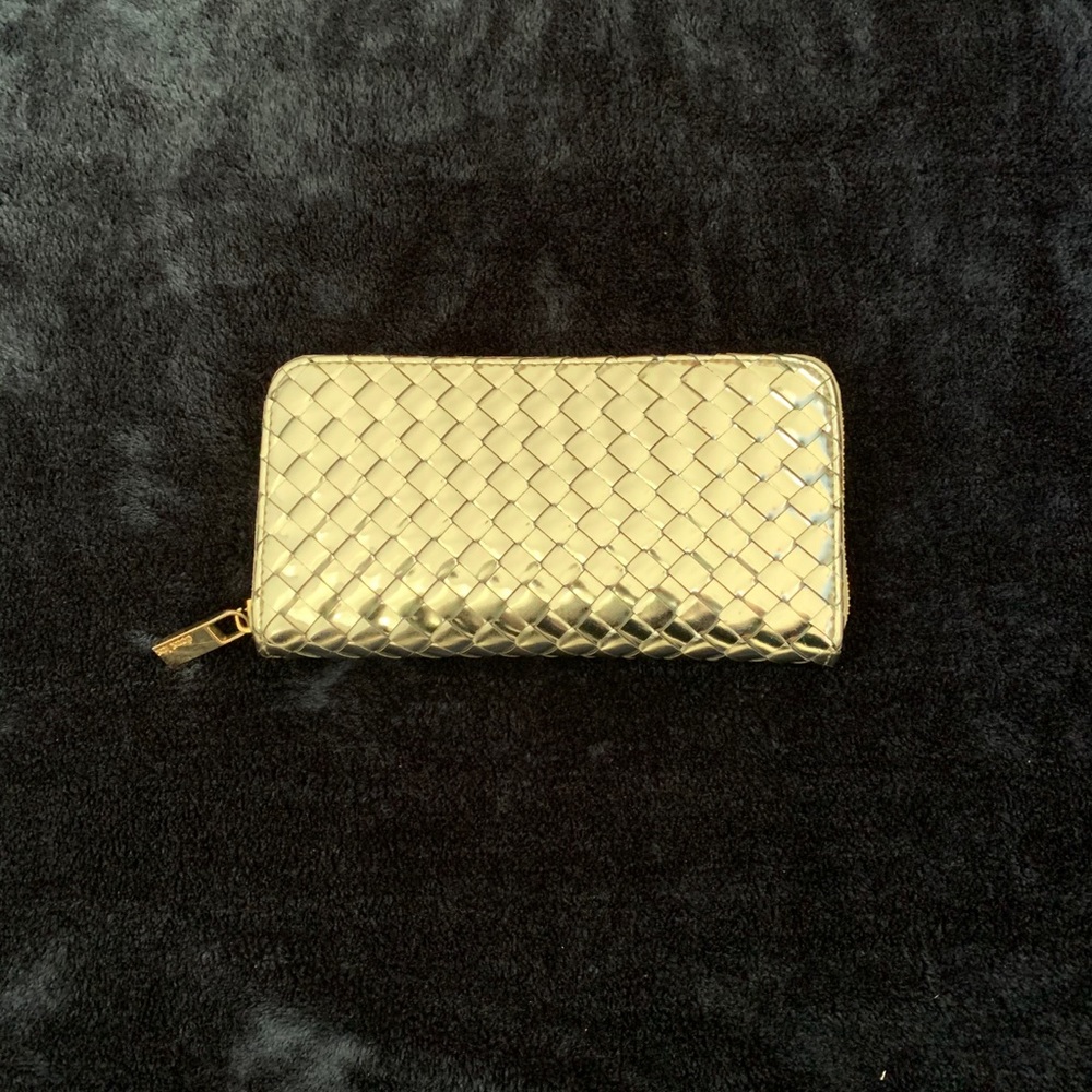 Silver party hand wallet